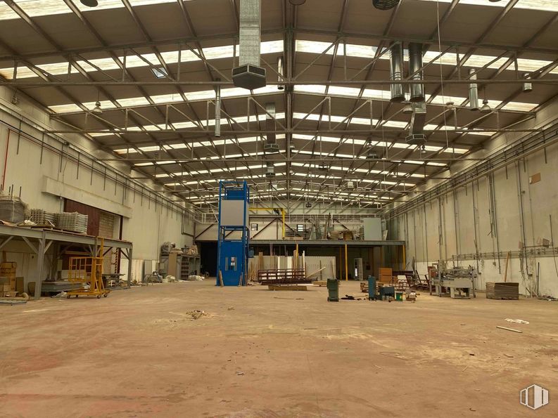 Nave en alquiler en Zona industrial, Getafe, Madrid, 28906 con hall, madera, haz, ingeniería, suelos, techo, edificio, fábrica, hangar y industria alrededor