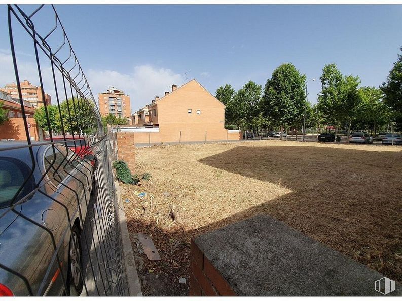 Suelo en venta en Loranca, Fuenlabrada, Madrid, 28942 con coche, edificio, cielo, nube, superficie de la carretera, planta, asfalto, hierba, vía pública y diseño urbano alrededor