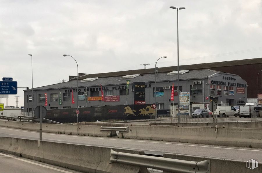 Nave en alquiler en Calle Felipe Asenjo, 13, Fuenlabrada, Madrid, 28947 con nube, cielo, luz de la calle, edificio, concentrador de transporte, ventana, vehículo, diseño urbano, rodando y carretera alrededor