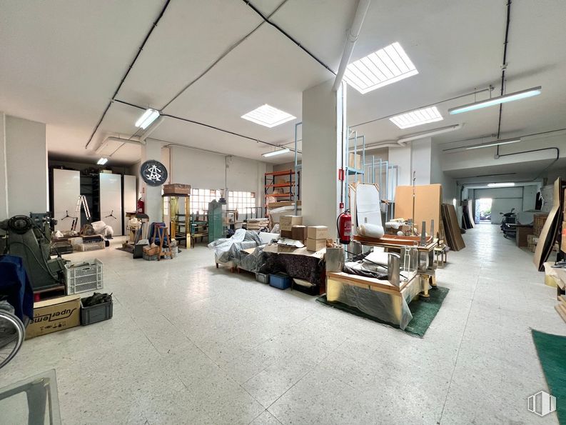 Local en venta en Calle Almansa, 91, Moncloa - Aravaca, Madrid, 28040 con alumbrado, equipaje y bolsos, diseño automovilístico, interiorismo, suelo, suelos, techo, ingeniería, edificio y máquina alrededor