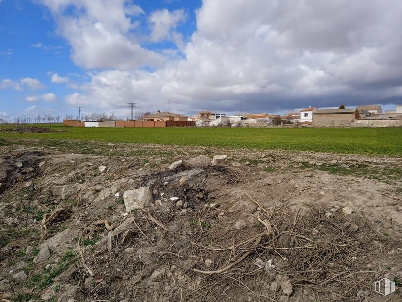 Land for sale at Calle Santa María, 26, Mascaraque, Toledo, 45430 with cloud, sky, natural landscape, land lot, plant, grass, tree, plain, grassland and landscape around