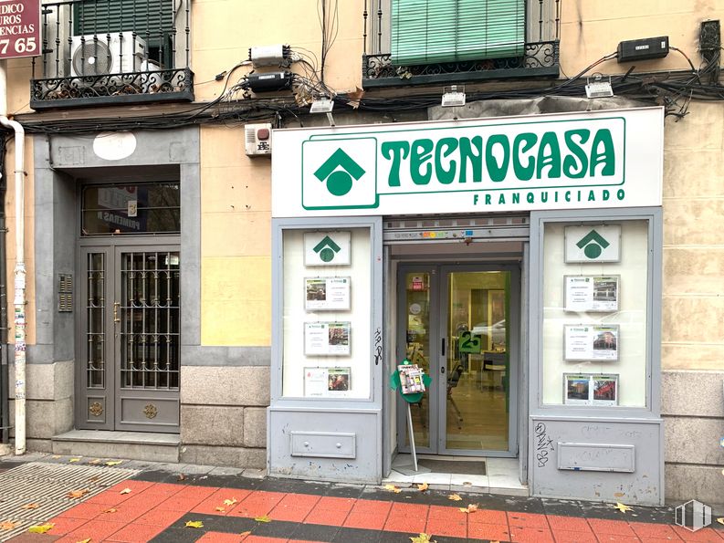 Retail for sale & for rent at Paseo Delicias, Arganzuela, Madrid, 28045 with door, building, window, fixture, neighbourhood, facade, house, gas, font and street around