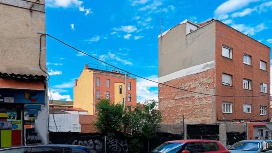 Suelo en venta en Calle Martínez de la Riva, 8, Puente de Vallecas, Madrid, 28053 con coche, casa, nube, cielo, edificio, propiedad, ventana, azul, vehículo y arquitectura alrededor