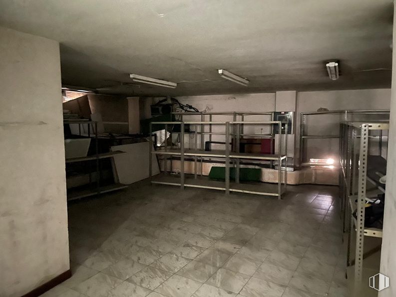 Local en venta en Calle Juan Muñoz, Leganés, Madrid, 28911 con edificio, estante, estantería, estantería, interiorismo, suelo, suelos, casa, publicación y techo alrededor