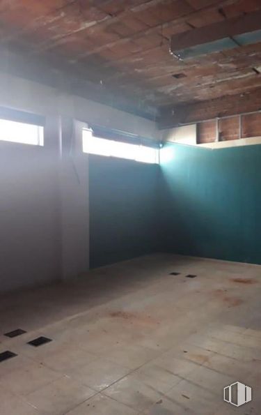 Retail for sale at Calle Huerto Convento, Colmenar Viejo, Madrid, 28770 with window, wood, floor, flooring, tints and shades, ceiling, hall, hardwood, shade and concrete around