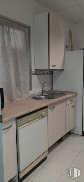 Nave en venta en Calle Valle de Guadalix, San Sebastián de los Reyes, Madrid, 28700 con lavaplatos, refrigerador, fregadero, ebanistería, fregadero, encimera, edificio, aparato de cocina, cocina y madera alrededor