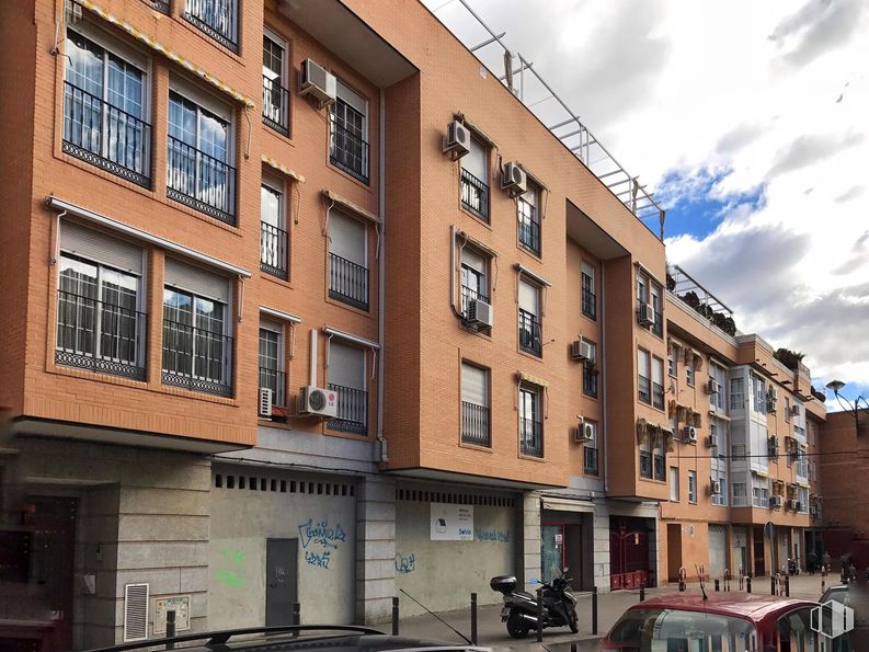 Oficina en alquiler en Calle Escaño, Getafe, Madrid, 28901 con ventana, edificio, tiempo de día, propiedad, nube, cielo, condominio, diseño urbano, accesorio y bloque de pisos alrededor