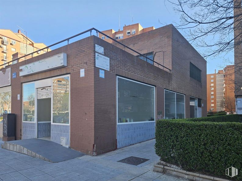 Local en venta en Avenida Provincias, Fuenlabrada, Madrid, 28941 con ventana, edificio, propiedad, planta, cielo, diseño urbano, albañilería, ladrillo, zona residencial y edificio comercial alrededor