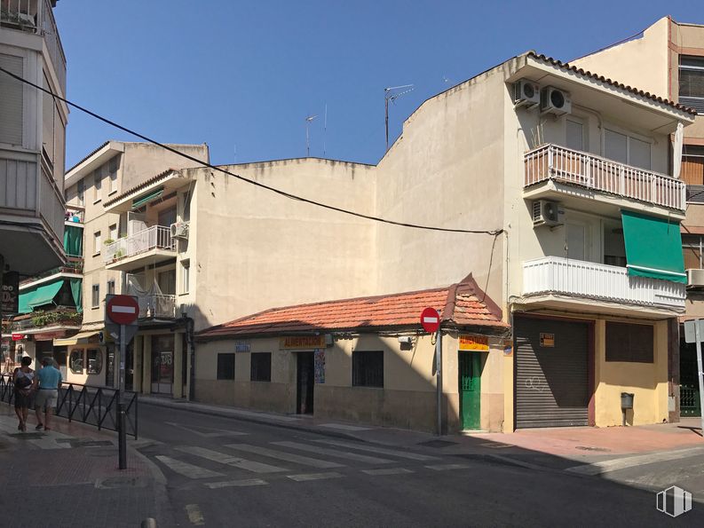 Local en venta en Calle Polvoranca, 6, Getafe, Madrid, 28901 con edificio, cielo, ventana, superficie de carretera, diseño urbano, área residencial, fachada, área metropolitana, ciudad y tintes y matices alrededor