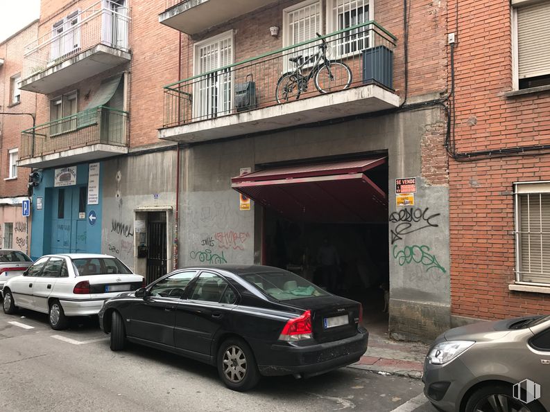 Nave en venta en Calle Pascual Rodríguez, 35, La Latina, Madrid, 28011 con rueda, coche, ventana, neumático, vehículo terrestre, luz de estacionamiento automotriz, vehículo, propiedad, edificio y vehículo de motor alrededor