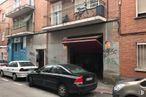 Industrial for sale at Calle Pascual Rodríguez, 35, La Latina, Madrid, 28011 with wheel, car, window, tire, land vehicle, automotive parking light, vehicle, property, building and motor vehicle around