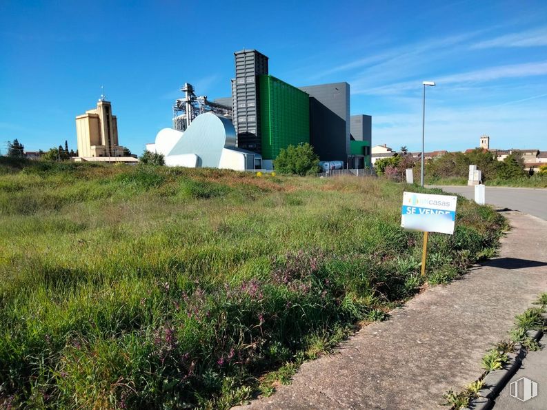 Land for sale at Polígono Suelo Urbanizable Industrial, Torija, Guadalajara, 19190 with sky, plant, land lot, natural landscape, grass, residential area, rural area, landscape, grassland and urban design around