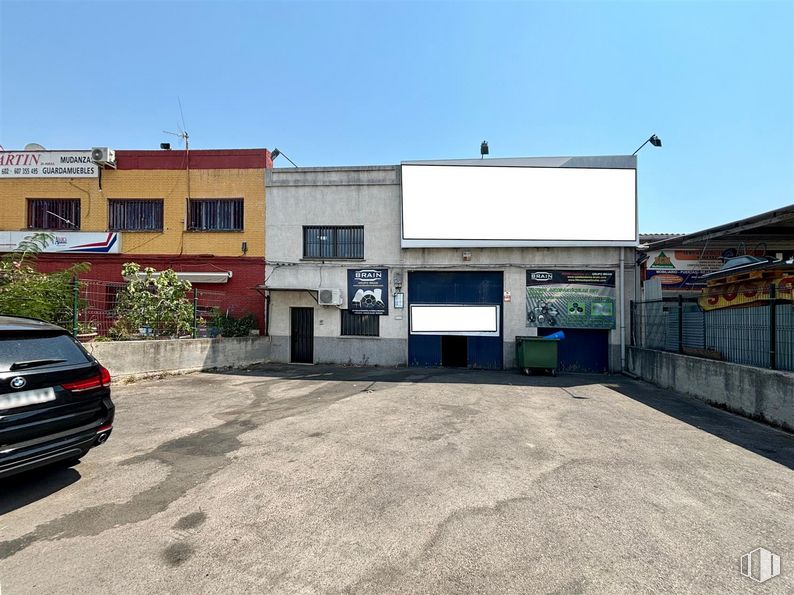 Nave en alquiler en Carretera Moraleja de Enmedio, Fuenlabrada, Madrid, 28944 con coche, luz de estacionamiento, cielo, matrícula del vehículo, neumático, ventana, vehículo, luces traseras y de freno, edificio y rueda alrededor