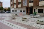 Retail for sale at Zona Segundo Pastor, Cuenca, 16004 with building, houseplant, flowerpot, window, plant, property, road surface, urban design, floor and flooring around