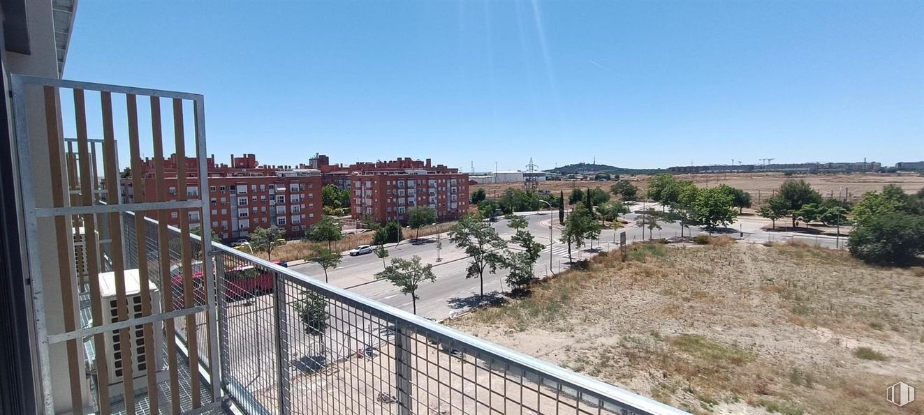 Oficina en venta en Calle Laguna del Marquesado, Villaverde, Madrid, 28021 con cielo, planta, edificio, árbol, ventana, diseño urbano, valla, condominio, zona residencial y casa alrededor