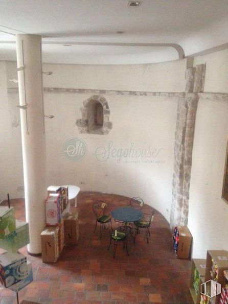 Retail for sale & for rent at Avenida Camilo José Cela, Cuéllar, Segovia, 40200 with furniture, table, building, wood, flooring, floor, chair, living room, house and hardwood around