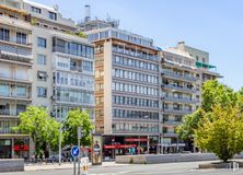 Oficina en alquiler en Paseo Castellana, 86, Chamartín, Madrid, 28046 con edificio, cielo, durante el día, propiedad, ventana, arquitectura, diseño urbano, planta, barrio y árbol alrededor