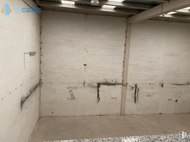 Industrial for sale at Área Industrial, Cabanillas del Campo, Guadalajara, 19171 with floor, building, flooring, wall, house, composite material, gas, rectangle, wood and concrete around