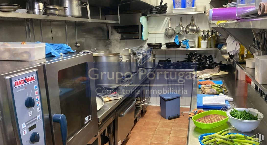 Local en alquiler en Castellana - Salamanca, Salamanca, Madrid, 28006 con cuenco, comida, aparato de cocina, electrodoméstico, cocina, encimera, ingrediente, electrodoméstico, utensilios de cocina y repostería y estufa alrededor