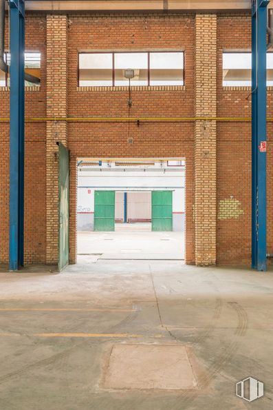 Industrial for sale at Carretera Madrid - Toledo, Olías del Rey, Toledo, 45280 with window, flooring, floor, composite material, concrete, brickwork, building material, symmetry, brick and wood stain around