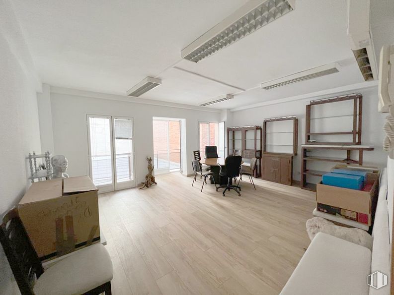 Oficina en alquiler en Calle Nuncio, Leganés, Madrid, 28912 con mesa, edificio, accesorio, comodidad, madera, ventana, pavimentos, piso, sala de estar y casa alrededor