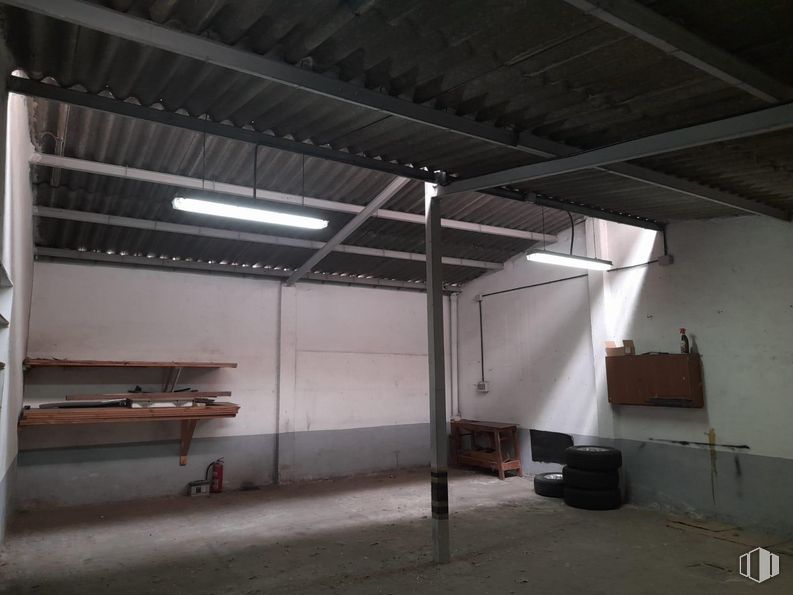 Industrial for sale at Calle Potasa, Villaverde, Madrid, 28021 with lighting, light fixture, wood, floor, flooring, beam, building, house, gas and ceiling around