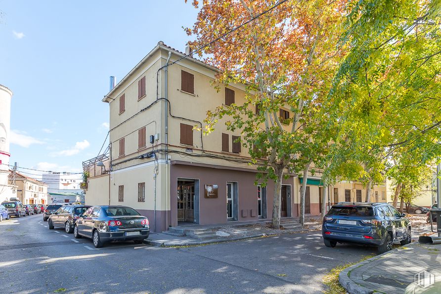 Local en alquiler en Zona Carabanchel, Carabanchel, Madrid, 28019 con coche, edificio, rueda, neumático, vehículo terrestre, vehículo, cielo, ventana, matrícula del vehículo y infraestructura alrededor