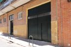 Nave en alquiler en Calle Garci-Nuño, 35, Tetuán, Madrid, 28029 con ventana, superficie de la carretera, edificio, ladrillo, albañilería, puerta, madera, acera, sombra y asfalto alrededor