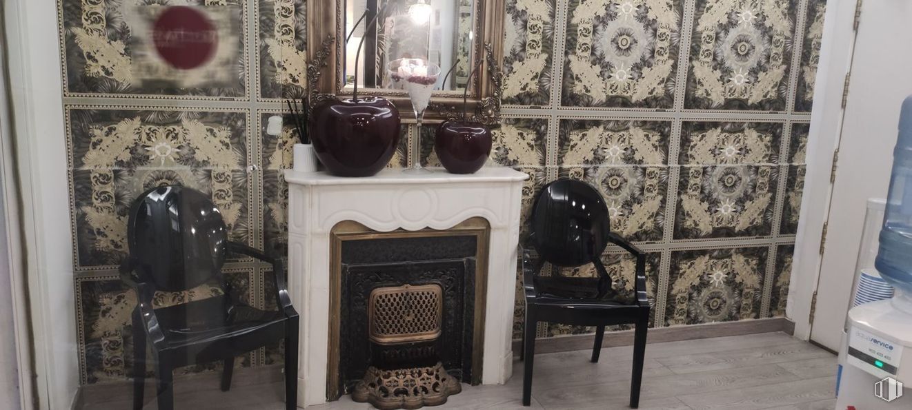 Local en venta en Calle Infantas, Centro, Madrid, 28004 con silla, chimenea, suelos, interiorismo, suelo, moldeo, azulejo, suelo de baldosas, antiguo y porcelana alrededor