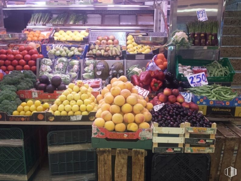 Local en venta en Calle San Cipriano, 14, Vicálvaro, Madrid, 28032 con fruta, comida, planta, venta, alimentos naturales, rangpur, verdulero, alimentos integrales, venta minorista y cítrico alrededor