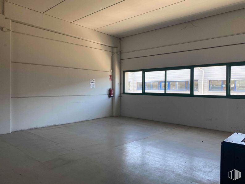 Nave en alquiler en Calle Rejas, San Blas - Canillejas, Madrid, 28022 con ventana, edificio, sombra, hall, accesorio, madera, suelo, suelos, techo y casa alrededor