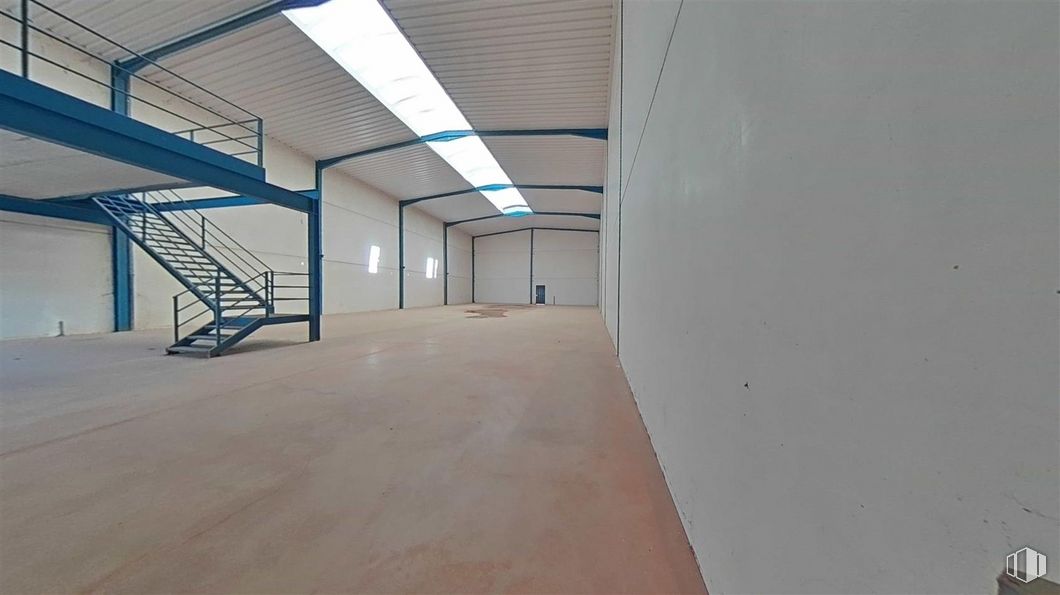 Industrial for sale at Calle Severo Ochoa, Talavera de la Reina, Toledo, 45613 with flooring, wood, hall, shade, art, glass, concrete, handrail, hardwood and plaster around