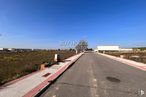 Land for sale at Zona norte, Yuncos, Toledo, 45210 with sky, road surface, asphalt, cloud, land lot, tar, urban design, slope, horizon and landscape around