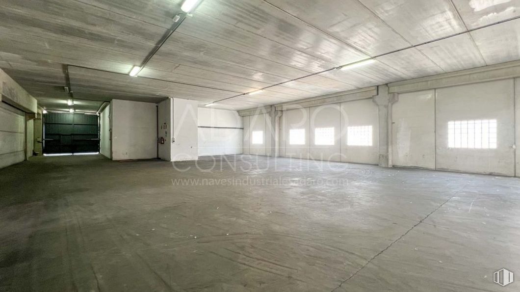 Industrial for sale at Avenida Técnica, Azuqueca de Henares, Guadalajara, 19200 with lighting, hall, fixture, interior design, flooring, floor, real estate, wood, building and composite material around