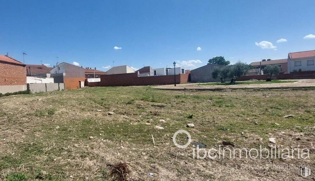 Suelo en venta en Zona centro Ugena, Ugena, Toledo, 45217 con edificio, cielo, nube, planta, paisaje natural, árbol, hierba, llano, pradera y paisaje alrededor