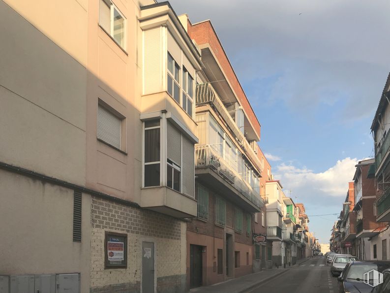 Retail for sale at Calle San Amado, 30, Leganés, Madrid, 28917 with window, car, building, sky, cloud, house, neighbourhood, road surface, urban design and facade around