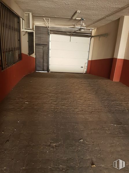 Retail for sale & for rent at Calle Monte, 1, Quintanar de la Orden, Toledo, 45800 with window, wood, fixture, road surface, asphalt, floor, flooring, building, wall and door around