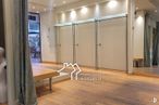 Retail for sale at Centro Comercial Zoco, Pozuelo de Alarcón, Madrid, 28223 with wood, flooring, floor, building, comfort, hardwood, real estate, hall, laminate flooring and ceiling around