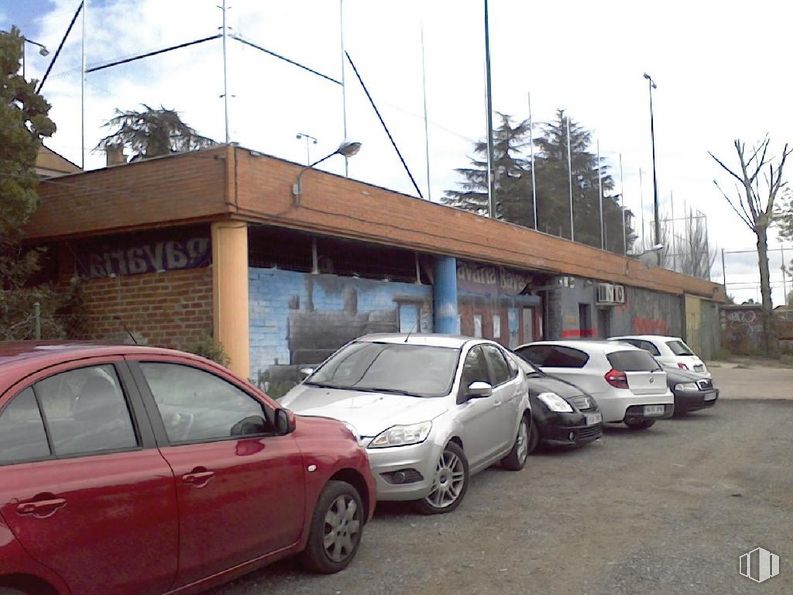 Local en venta en Calle Molino de la Navata, 26, Galapagar, Madrid, 28260 con rueda, coche, neumático, luz de estacionamiento, vehículo terrestre, vehículo, cielo, iluminación del automóvil, neumático de automoción y vehículo de motor alrededor