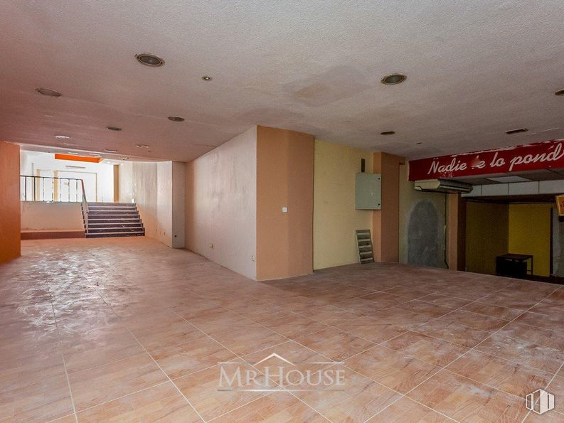 Local en venta en Calle Marquesa Viuda de Aldama, Alcobendas, Madrid, 28100 con propiedad, madera, accesorio, suelos, suelo, hall, madera dura, techo, material de construcción y hormigón alrededor