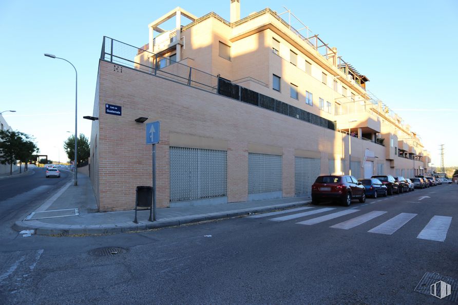 Local en venta en Avenida de España, 101, Valdemoro, Madrid, 28341 con coche, edificio, luz de la calle, cielo, propiedad, ventana, vehículo, rueda, asfalto y neumático alrededor