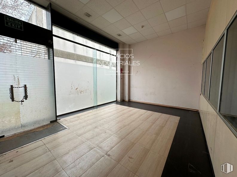 Nave en venta en Avenida Madrid, Arganda del Rey, Madrid, 28500 con edificio, accesorio, madera, casa, arquitectura, hall, suelos, suelo, ventana y sombra alrededor