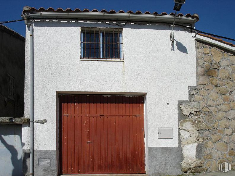 Industrial for sale at Calle Manuel García Díaz, Parrillas, Toledo, 45611 with door, window, building, property, fixture, wood, house, wall, material property and facade around