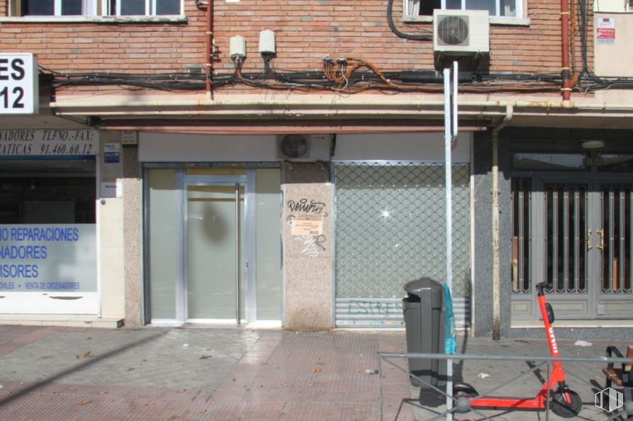 Oficina en alquiler en Paseo Santa María de la Cabeza, 102, Carabanchel, Madrid, 28019 con mediante, contenedor de basura, madera, edificio, línea, contención de residuos, sombra, gas, fachada y ladrillo alrededor