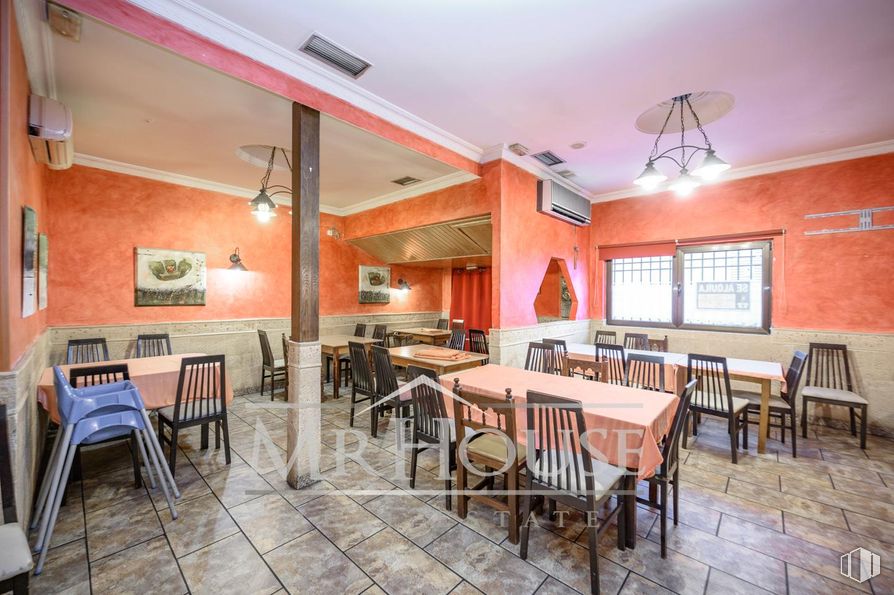 Retail for sale at Calle Dos Amigos, Parla, Madrid, 28980 with chair, kitchen & dining room table, lighting, light fixture, furniture, interior design, floor, ceiling, restaurant and tile around