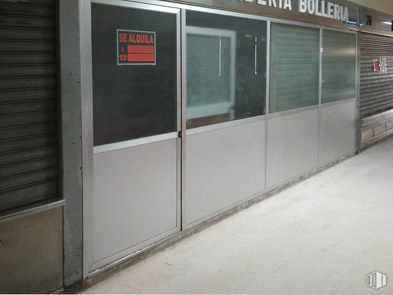 Local en alquiler y venta en Paseo del Val, 16, Alcalá de Henares, Madrid, 28804 con ebanistería, persiana de la ventana, accesorio, edificio, material compuesto, gas, máquina, vidrio, aluminio y metal alrededor