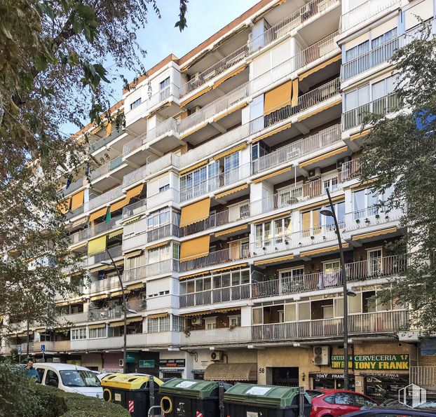 Local en alquiler y venta en Calle Pintor Ribera, 7, Móstoles, Madrid, 28933 con coche, edificio, neumático, propiedad, rueda, vehículo, cielo, ventana, bloque de torres y árbol alrededor