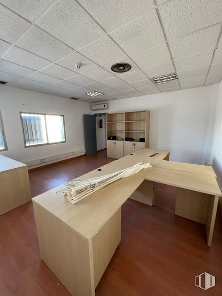 Nave en venta en Calle Cabo Ortegal, 21, Arganda del Rey, Madrid, 28500 con ventana, mesa, madera, interiorismo, suelos, edificio, hall, suelo, casa y madera dura alrededor