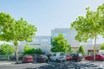 Office for sale & for rent at Avenida Industria, 37, Tres Cantos, Madrid, 28760 with car, van, building, wheel, land vehicle, sky, tire, daytime, vehicle and motor vehicle around