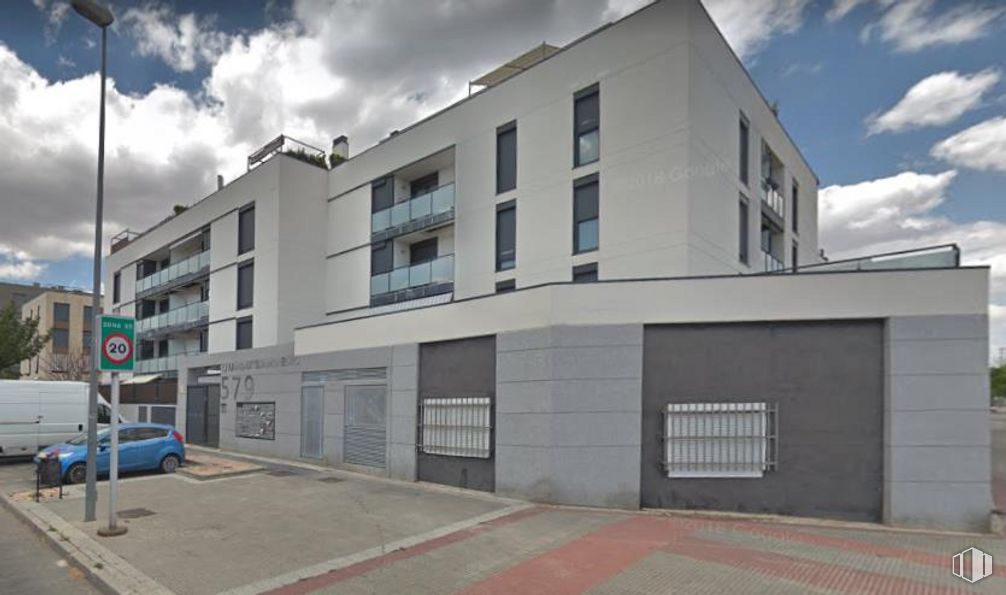 Local en venta en Calle Juan Bautista Monegro , Torrejón de Ardoz, Madrid, 28850 con coche, edificio, ventana, nube, cielo, accesorio, diseño urbano, fachada, inmobiliario y zona residencial alrededor